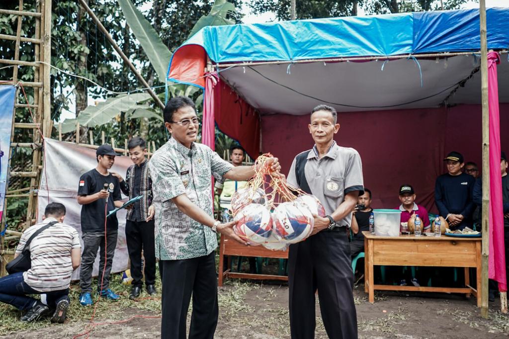 Buka Turnamen Bola Voli, Bupati Ciamis Harapkan Dapat Cetak Atlet Berprestasi