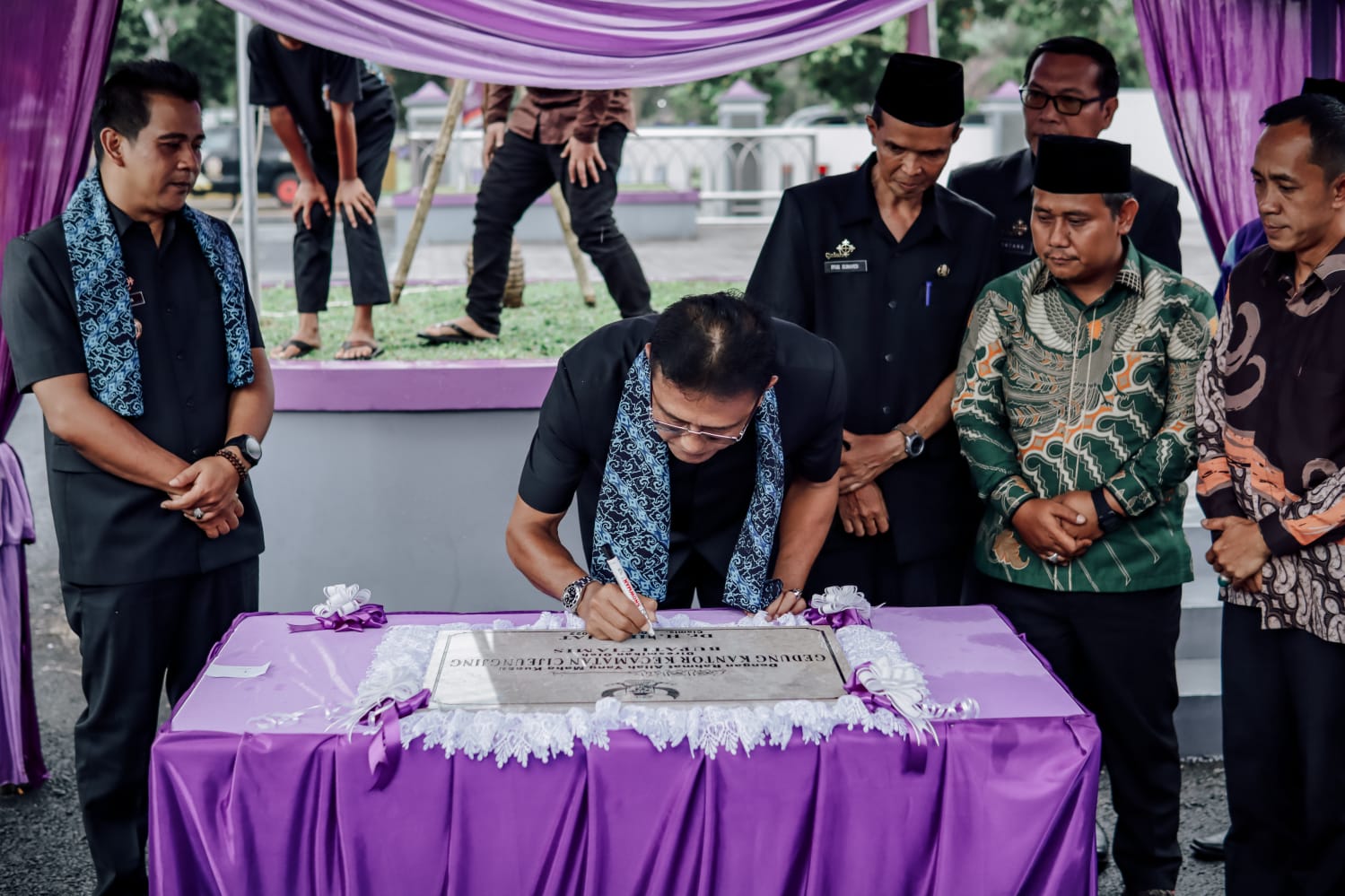 Resmikan Gd. Kantor Kecamatan Cijeungjing, Bupati Herdiat : Ini Semata Agar Pelayanan Kepada Masyarakat Menjadi Lebih Maksimal
